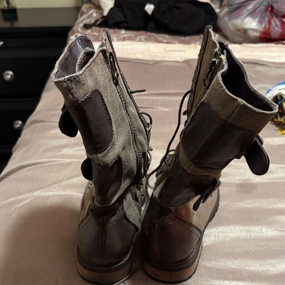 Groove Tan and Brown Lace-Up Boots - Picture 2 of 6